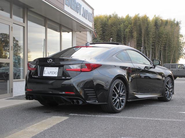 RC RC350 Fスポーツ プライムブラック 特別仕様車プライムブラック/TRDエアロ&マフラー/ムーンルーフ/黒革/三眼フルLED/レクサスセーフティ/BSM/RCTA/10.3型ワイドナビ/純正ドラレコ/純正エンジンスターター(4枚目)