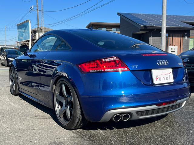 アウディ TTクーペ 1.8TFSI 社外アルミ 車高調 純正ナビの