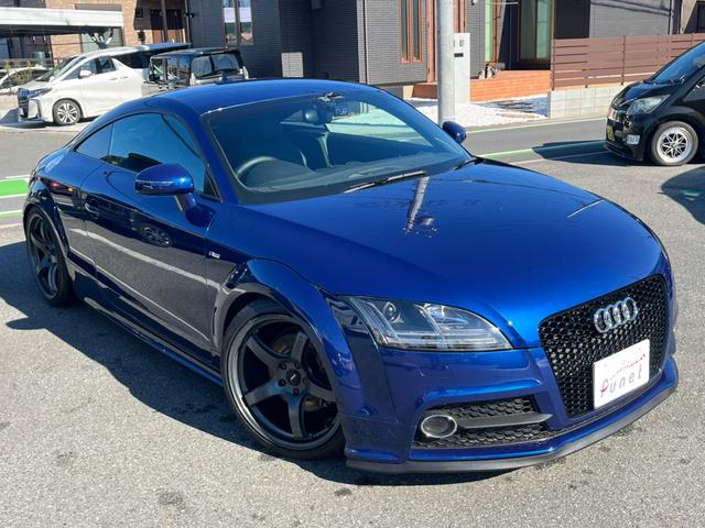 アウディ TTクーペ 1.8TFSI 社外アルミ 車高調 純正ナビの