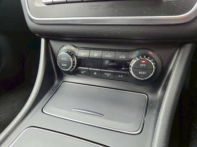 ＣＬＡクラス シューティングブレーク ＣＬＡ２５０シュポルト４マチックシュティングブレーク　スマートキー　４ＷＤ（14枚目）