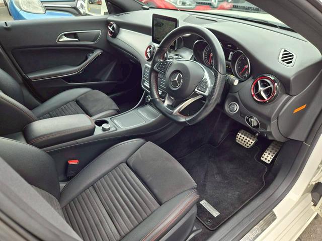 ＣＬＡクラス シューティングブレーク ＣＬＡ２５０シュポルト４マチックシュティングブレーク　スマートキー　４ＷＤ（16枚目）