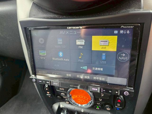 ＭＩＮＩ クーパーＤ　クロスオーバー　黒ルーフ（13枚目）