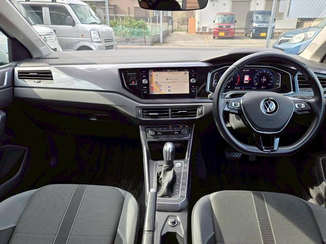 ポロ ＴＳＩハイライン　純正ＳＤナビ　スマートキー（7枚目）