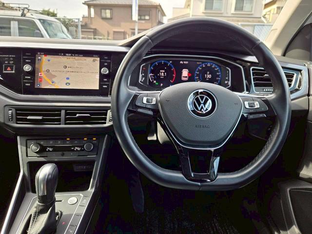 ポロ ＴＳＩハイライン　純正ＳＤナビ　スマートキー（8枚目）