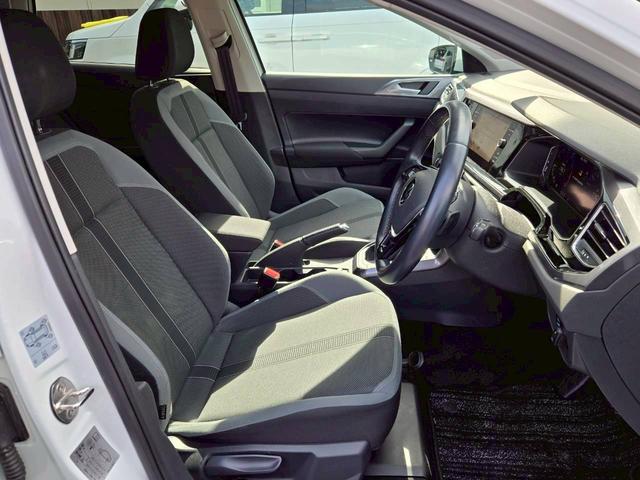 ポロ ＴＳＩハイライン　純正ＳＤナビ　スマートキー（19枚目）