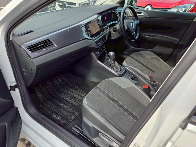 ポロ ＴＳＩハイライン　純正ＳＤナビ　スマートキー（20枚目）