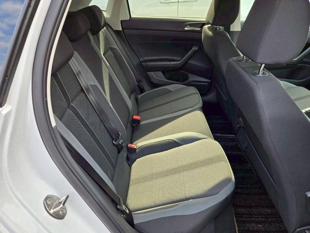 ポロ ＴＳＩハイライン　純正ＳＤナビ　スマートキー（22枚目）