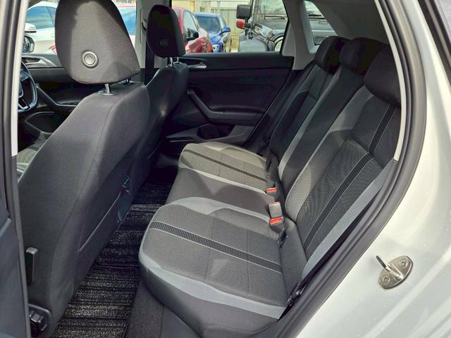 ポロ ＴＳＩハイライン　純正ＳＤナビ　スマートキー（23枚目）