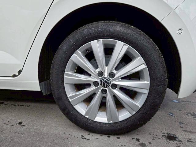 ポロ ＴＳＩハイライン　純正ＳＤナビ　スマートキー（26枚目）