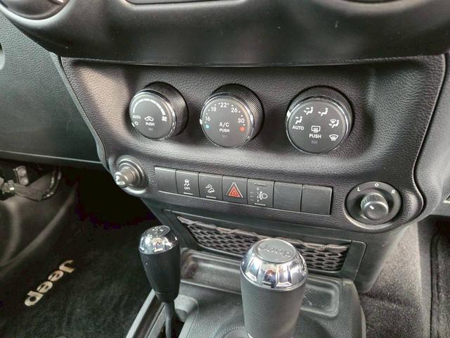 ジープ・ラングラーアンリミテッド スポーツ(12枚目)