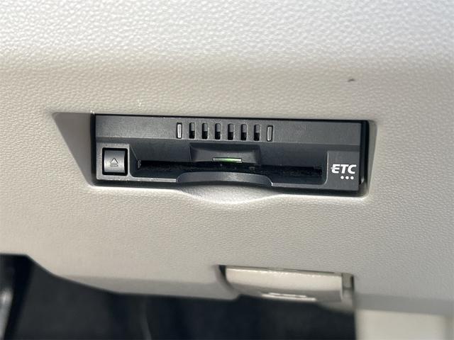 パッソ Ｘ　ＥＴＣ　バックカメラ　ナビ　ＴＶ　クリアランスソナー　衝突被害軽減システム　オートマチックハイビーム　オートライト　スマートキー　アイドリングストップ　電動格納ミラー　ＣＶＴ　盗難防止システム（10枚目）