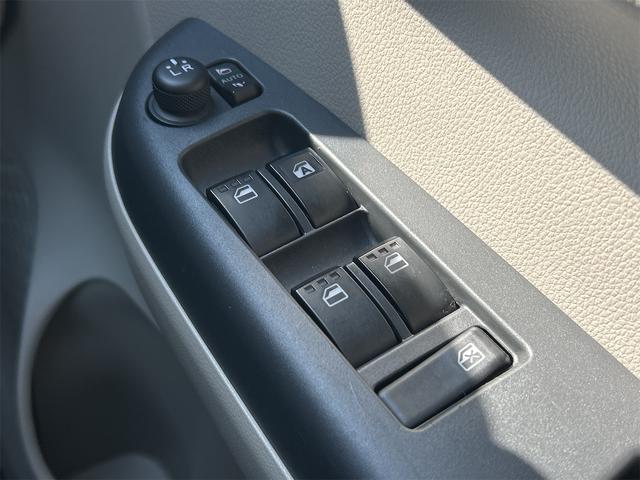 パッソ Ｘ　ＥＴＣ　バックカメラ　ナビ　ＴＶ　クリアランスソナー　衝突被害軽減システム　オートマチックハイビーム　オートライト　スマートキー　アイドリングストップ　電動格納ミラー　ＣＶＴ　盗難防止システム（11枚目）