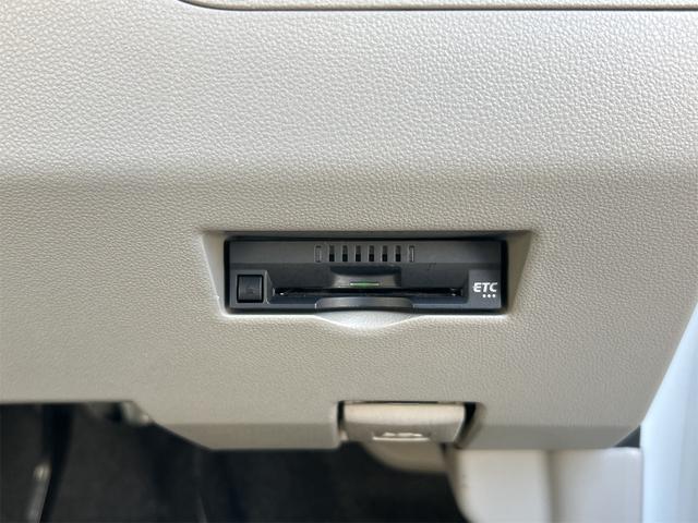 パッソ Ｘ　ＥＴＣ　バックカメラ　ナビ　ＴＶ　クリアランスソナー　衝突被害軽減システム　オートマチックハイビーム　オートライト　スマートキー　アイドリングストップ　電動格納ミラー　ＣＶＴ　レンタカーアップ（10枚目）