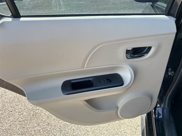 アクア G ドライブレコーダー ETC バックカメラ ナビ TV アルミホイール オートライト スマートキー アイドリングストップ 電動格納ミラー CVT 衝突安全ボディ ABS ESC CD(31枚目)