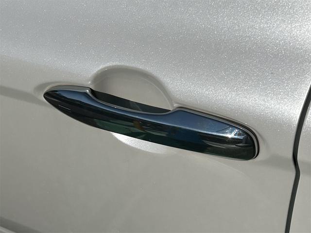 カムリ G ETC クリアランスソナー レーンアシスト オートクルーズコントロール 衝突被害軽減システム バックカメラ ナビ アルミホイール オートマチックハイビーム オートライト LEDヘッドランプ CVT(27枚目)