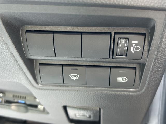 ヤリス ハイブリッドX ドライブレコーダー ETC ナビ オートクルーズコントロール レーンアシスト 衝突被害軽減システム オートマチックハイビーム オートライト スマートキー 電動格納ミラー CVT(8枚目)