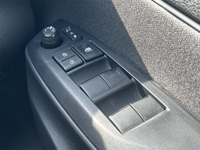 ヤリス ハイブリッドX ドライブレコーダー ETC ナビ オートクルーズコントロール レーンアシスト 衝突被害軽減システム オートマチックハイビーム オートライト スマートキー 電動格納ミラー CVT(11枚目)