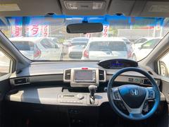 車を運転する際には運転席の存在は欠かせません。なのでしっかりとチェックしたいポイントですね。 2