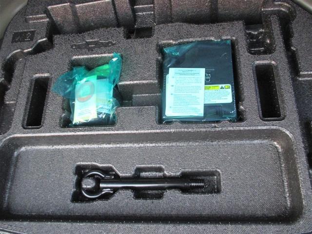 カローラツーリング ハイブリッド ダブルバイビー バックモニター フルセグTV LEDライト ワンオーナー 点検記録簿 クルコン 盗難防止装置 ナビ・TV ドライブレコーダー エアバッグ ETC ABS 助手席エアバッグ キーレス メモリーナビ(24枚目)