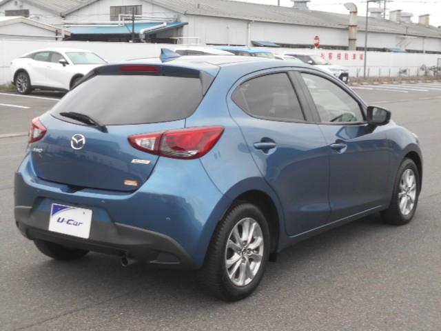 デミオ １３Ｓ　整備記録簿　アイドリングストップ　キーレススタート　ワンセグ　ＶＳＡ　盗難防止システム　マニュアルエアコン　ＡＢＳ　運転席エアバッグ　パワーウィンド　メモリーナビ　ＷＳＲＳ　ＥＴＣ　ナビＴＶ　パワステ（4枚目）