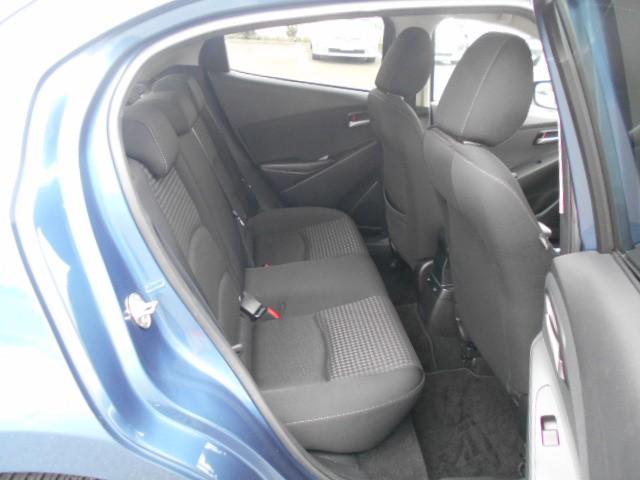 デミオ １３Ｓ　整備記録簿　アイドリングストップ　キーレススタート　ワンセグ　ＶＳＡ　盗難防止システム　マニュアルエアコン　ＡＢＳ　運転席エアバッグ　パワーウィンド　メモリーナビ　ＷＳＲＳ　ＥＴＣ　ナビＴＶ　パワステ（16枚目）