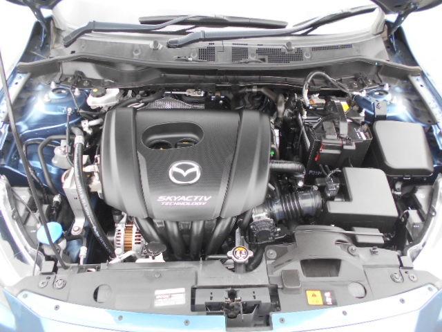 デミオ １３Ｓ　整備記録簿　アイドリングストップ　キーレススタート　ワンセグ　ＶＳＡ　盗難防止システム　マニュアルエアコン　ＡＢＳ　運転席エアバッグ　パワーウィンド　メモリーナビ　ＷＳＲＳ　ＥＴＣ　ナビＴＶ　パワステ（20枚目）