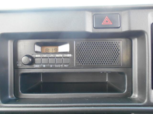 ハイゼットカーゴ ＤＸ　ＳＡＩＩＩ　ヘッドライトＬＥＤ　横滑防止装置　オートエアコン　キ－レス　デュアルエアバッグ　前席パワーウィンドウ　運転席エアバッグ　パワーステアリング　ＡＢＳ　前後誤発進抑制装置（8枚目）