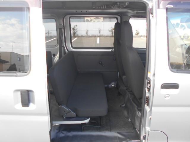 ハイゼットカーゴ ＤＸ　ＳＡＩＩＩ　ヘッドライトＬＥＤ　横滑防止装置　オートエアコン　キ－レス　デュアルエアバッグ　前席パワーウィンドウ　運転席エアバッグ　パワーステアリング　ＡＢＳ　前後誤発進抑制装置（16枚目）