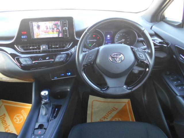 Ｃ－ＨＲ Ｓ　ＬＥＤエディション　衝突被害軽減ブレーキ　ＥＴＣ装備　バックモニター　ＬＥＤライト　イモビライザー　クルーズコントロール　アルミホイール　ナビ＆ＴＶ　パワーウィンドウ　メモリナビ　ドラレコ　ＤＶＤ再生　カーテンエアバック（7枚目）