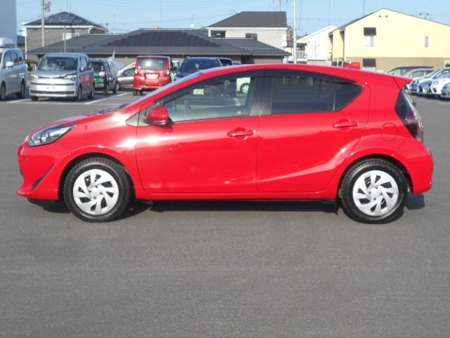 アクア Ｇソフトレザーセレクション　スマートキー＆プッシュスタート　バックモニター　ＥＴＣ車載器　横滑り防止　クルーズコントロール　イモビ　ナビ＆ＴＶ　ワンセグ　キーレス　ドライブレコーダー　メモリナビ　オートエアコン　ＡＢＳ　記録簿（3枚目）