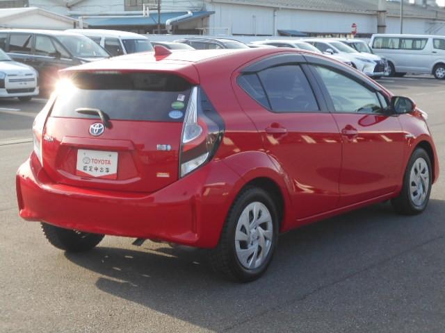 アクア Ｇソフトレザーセレクション　スマートキー＆プッシュスタート　バックモニター　ＥＴＣ車載器　横滑り防止　クルーズコントロール　イモビ　ナビ＆ＴＶ　ワンセグ　キーレス　ドライブレコーダー　メモリナビ　オートエアコン　ＡＢＳ　記録簿（4枚目）