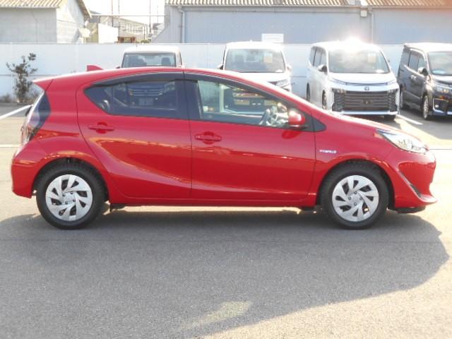 アクア Ｇソフトレザーセレクション　スマートキー＆プッシュスタート　バックモニター　ＥＴＣ車載器　横滑り防止　クルーズコントロール　イモビ　ナビ＆ＴＶ　ワンセグ　キーレス　ドライブレコーダー　メモリナビ　オートエアコン　ＡＢＳ　記録簿（6枚目）