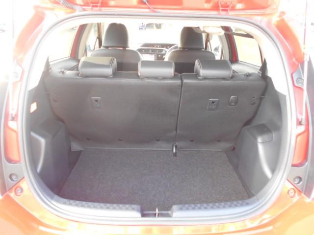 アクア Ｇソフトレザーセレクション　スマートキー＆プッシュスタート　バックモニター　ＥＴＣ車載器　横滑り防止　クルーズコントロール　イモビ　ナビ＆ＴＶ　ワンセグ　キーレス　ドライブレコーダー　メモリナビ　オートエアコン　ＡＢＳ　記録簿（17枚目）