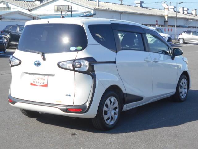 シエンタ ハイブリッドＧ　ブレーキサポート　Ｂカメラ　地デジ　ＤＶＤ　キーフリー　スマキー　横滑り防止システム　メモリナビ　ナビＴＶ　ＥＴＣ　イモビライザー　運転席エアバック　フルオートエアコン　デュアルエアバッグ　ＰＷ　ＰＳ（4枚目）