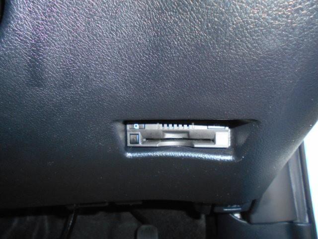 シエンタ ハイブリッドＧ　ブレーキサポート　Ｂカメラ　地デジ　ＤＶＤ　キーフリー　スマキー　横滑り防止システム　メモリナビ　ナビＴＶ　ＥＴＣ　イモビライザー　運転席エアバック　フルオートエアコン　デュアルエアバッグ　ＰＷ　ＰＳ（13枚目）