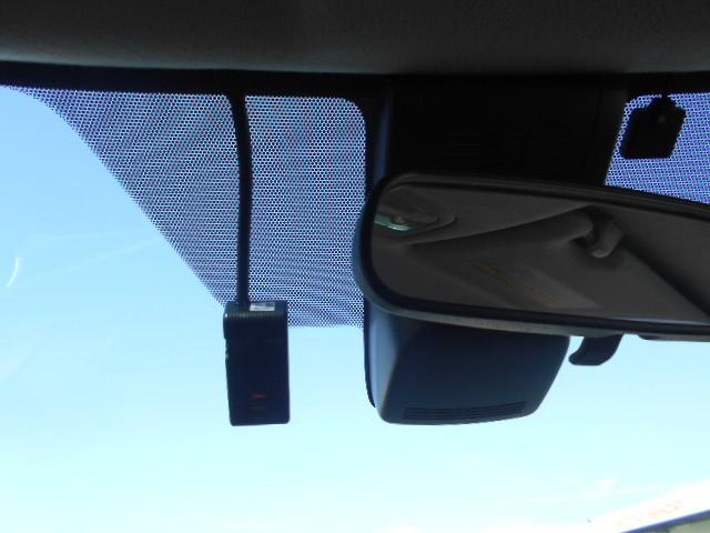 シエンタ ハイブリッドＧ　ブレーキサポート　Ｂカメラ　地デジ　ＤＶＤ　キーフリー　スマキー　横滑り防止システム　メモリナビ　ナビＴＶ　ＥＴＣ　イモビライザー　運転席エアバック　フルオートエアコン　デュアルエアバッグ　ＰＷ　ＰＳ（14枚目）