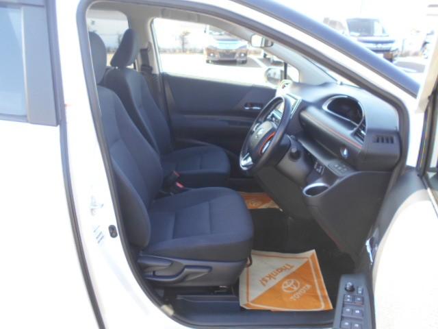 シエンタ ハイブリッドＧ　ブレーキサポート　Ｂカメラ　地デジ　ＤＶＤ　キーフリー　スマキー　横滑り防止システム　メモリナビ　ナビＴＶ　ＥＴＣ　イモビライザー　運転席エアバック　フルオートエアコン　デュアルエアバッグ　ＰＷ　ＰＳ（15枚目）
