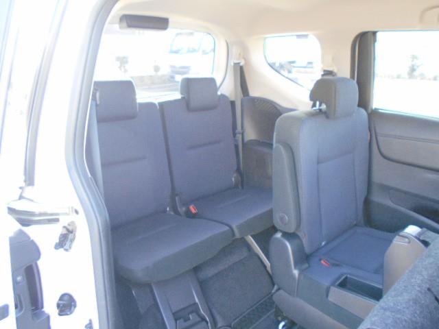 シエンタ ハイブリッドＧ　ブレーキサポート　Ｂカメラ　地デジ　ＤＶＤ　キーフリー　スマキー　横滑り防止システム　メモリナビ　ナビＴＶ　ＥＴＣ　イモビライザー　運転席エアバック　フルオートエアコン　デュアルエアバッグ　ＰＷ　ＰＳ（17枚目）