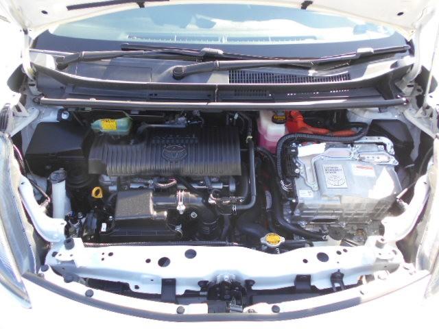 シエンタ ハイブリッドＧ　ブレーキサポート　Ｂカメラ　地デジ　ＤＶＤ　キーフリー　スマキー　横滑り防止システム　メモリナビ　ナビＴＶ　ＥＴＣ　イモビライザー　運転席エアバック　フルオートエアコン　デュアルエアバッグ　ＰＷ　ＰＳ（20枚目）