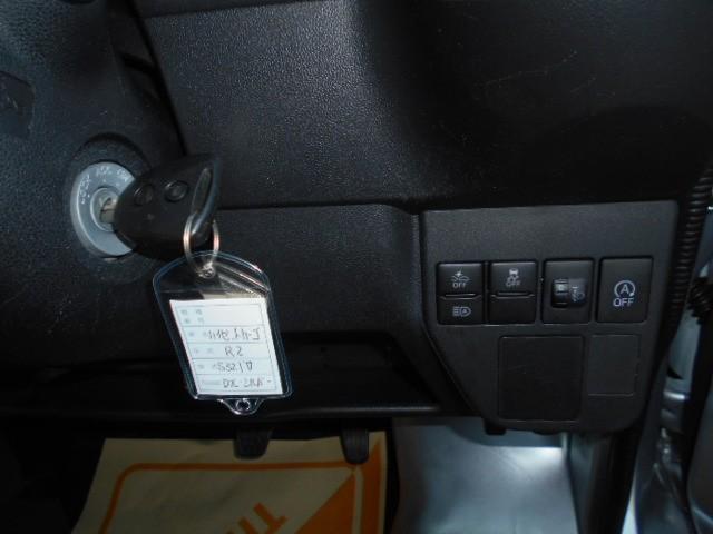 ハイゼットカーゴ ＤＸ　ＳＡＩＩＩ　横滑防止装置　マニュアルエアコン　キ－レス　デュアルエアバッグ　前席パワーウィンドウ　運転席エアバッグ　パワーステアリング　ＡＢＳ　前後誤発進抑制装置（12枚目）