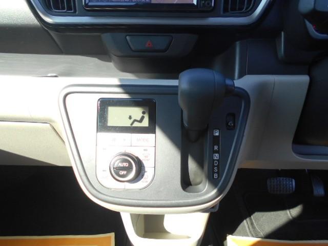 パッソ Ｘ　Ｌパッケージ　アイドリングストップ機能　サポカーＳ　ワンセグテレビ　ＬＥＤヘッドライト　スマートキー＆プッシュスタート　横滑り防止　ナビＴＶ　オートエアコン　デュアルエアバッグ　パワーウィンド　整備記録簿　パワステ（10枚目）