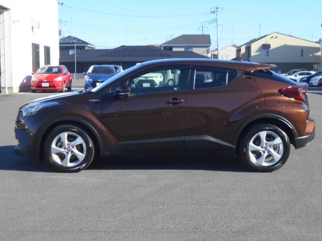 C-HR S LEDパッケージ スマートキー&プッシュスタート 定期点検記録簿 地デジ LEDヘッド オ-トエアコン WSRS キーレスエントリー ナビTV 横滑り防止 クルーズコントロール イモビライザー アルミホイール DVD(3枚目)