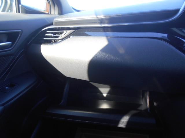 C-HR S LEDパッケージ スマートキー&プッシュスタート 定期点検記録簿 地デジ LEDヘッド オ-トエアコン WSRS キーレスエントリー ナビTV 横滑り防止 クルーズコントロール イモビライザー アルミホイール DVD(14枚目)