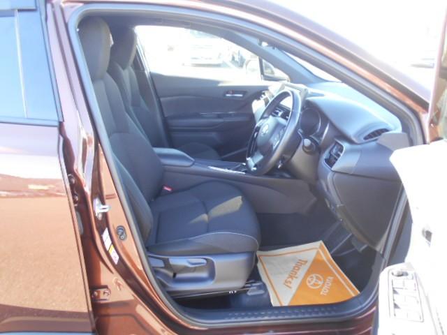 C-HR S LEDパッケージ スマートキー&プッシュスタート 定期点検記録簿 地デジ LEDヘッド オ-トエアコン WSRS キーレスエントリー ナビTV 横滑り防止 クルーズコントロール イモビライザー アルミホイール DVD(15枚目)