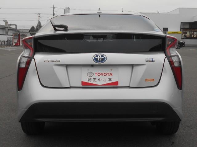 プリウス Ｓ　ＤＶＤ視聴可能　ＬＥＤヘット　地デジテレビ　盗難防止システム　スマキー　ＡＣ　ナビ＆ＴＶ　横滑り防止システム　バックガイドモニター　ＥＴＣ車載器　アルミホイール　運転席パワーウィンドウ　整備点検記録簿（5枚目）