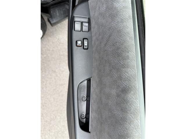 ハイエースワゴン GL 定期点検記録簿 WエアB 4WD車 キーレスエントリー エアコン ABS ワンオーナー ETC車載器 パワステ メモリーナビ LEDライト ドライブレコーダー ナビ AW スマートキープッシュスタート(7枚目)