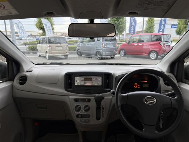 ミライース Ｌ　メモリアルエディション　助手席エアバッグ　セキュリティ　パワーステ　横滑防止装置　メンテナンスノート　運転席エアバッグ　パワーウィンドウ　キーレス　ＡＢＳ　マニュアルエアコン（7枚目）