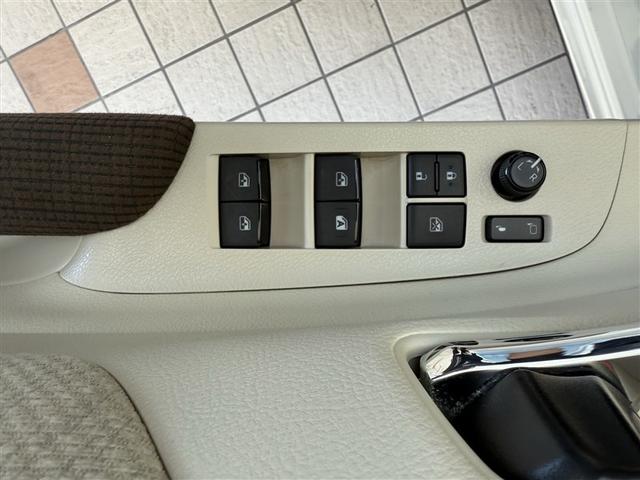 シエンタ Ｇ　ナビ・ＴＶ　スマートキープッシュスタート　アイドリングＳ　１オ－ナ－　リアカメラ　地デジフルセグ　定期点検記録簿　フルオートエアコン　パワーウィンド　ＥＴＣ　運転席エアバック　パワステ　ＤＶＤ再生可（10枚目）