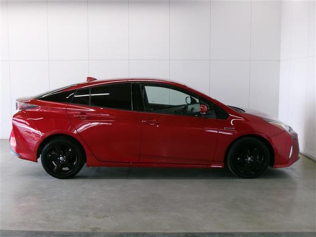 プリウス Ａプレミアム　ツーリングセレクション　横滑り防止機能　皮シート　エアコン　パワーウィンドウ　ナビ＆ＴＶ　ＬＥＤライト　盗難防止装置　スマートキー＆プッシュスタート　キーレス　ＥＴＣ　アルミホイール　メモリナビ　パワステ　カーテンエアバック（6枚目）