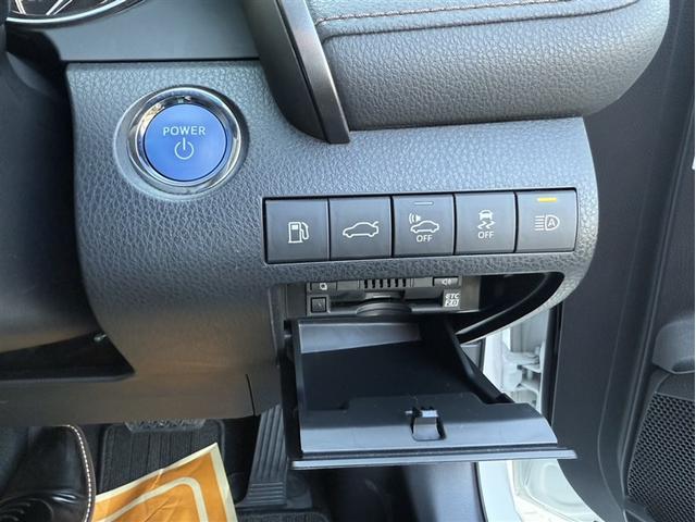 カムリ Ｇ　ＥＳＣ　リヤカメラ　パワーウィンドウ　１オーナー車　オ－トエアコン　パワステ　地デジ　エアバッグ　ＬＥＤヘットライト　ＡＢＳ　スマートキープッシュスタート　ＥＴＣ車載器　ドラレコ付き　ＴＶナビ　アルミ（12枚目）